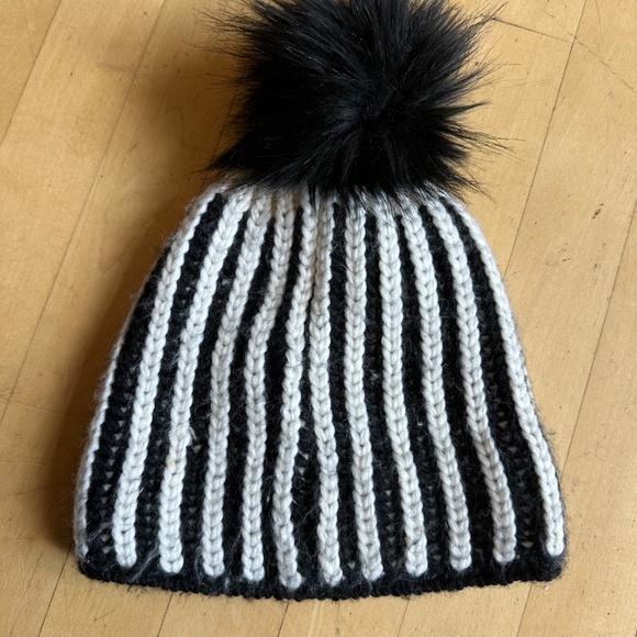 EISBAR striped pompom hat,  S/M    GD1168 - Picture 3 of 6